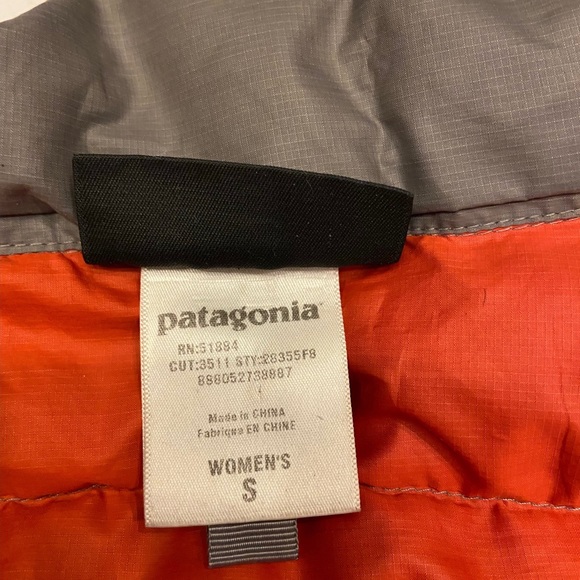 Patagonia Women’s Down Parka - Picture 4 of 6